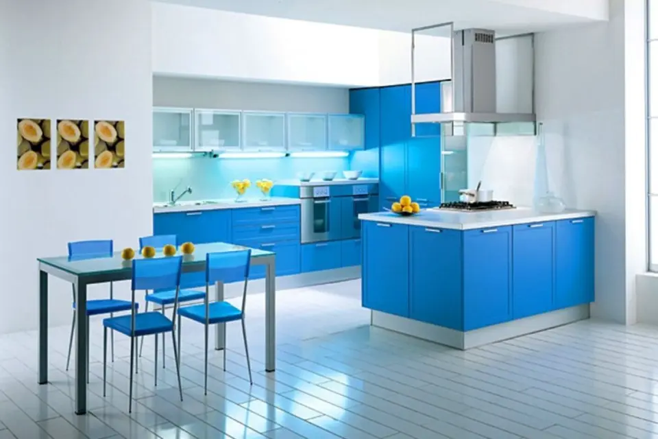 Кухня бело синяя