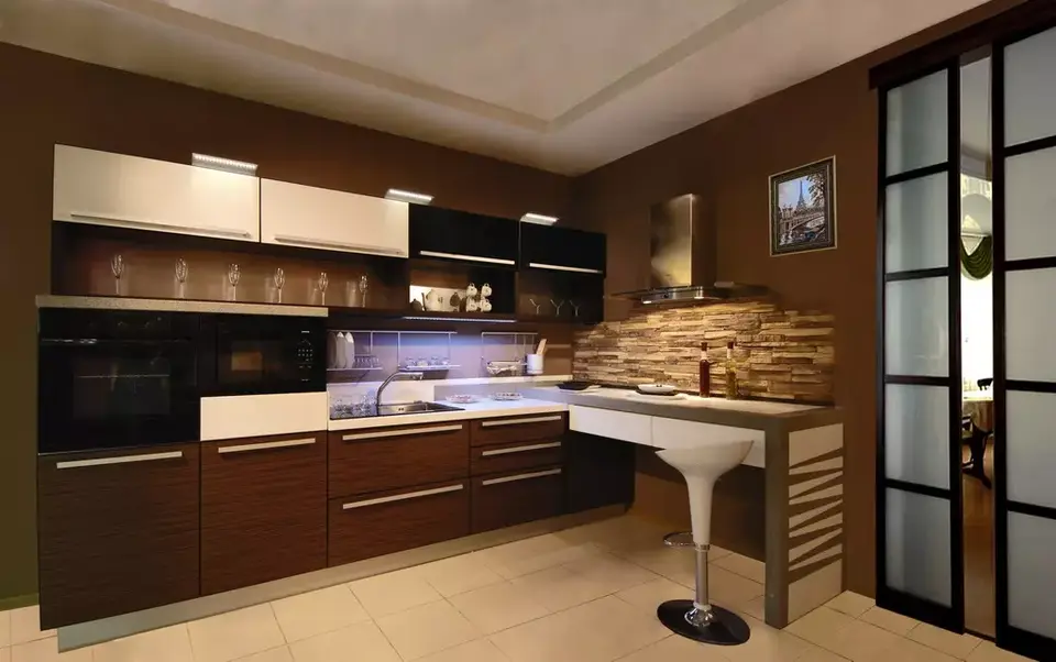 Кухня в стиле модерн коричневая