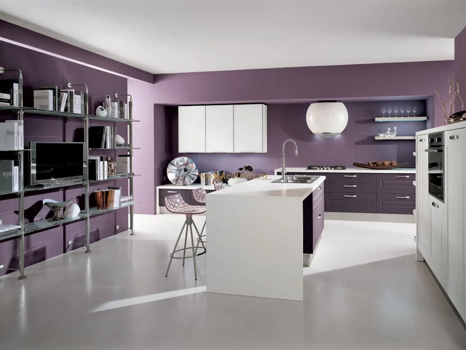 Серо фиолетовая кухня