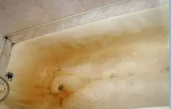 Іржавая ванная фота