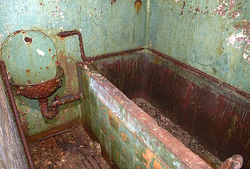 Rusty bathroom photo