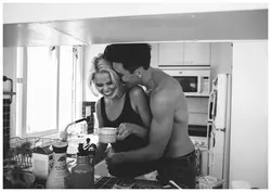 Фото пары на кухне