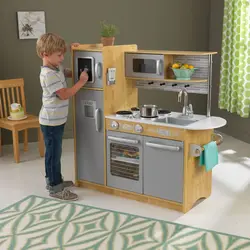 Детская кухня деревянная фото