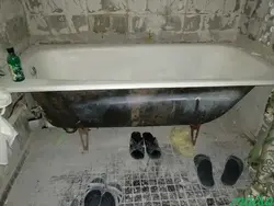 Photo used cast iron bathtub