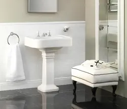 Bathtub with pedestal photo