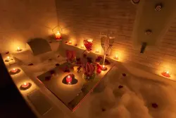 Ваннаға арналған романтикалық шамдар фотосы