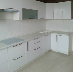 White chipboard kitchen photo