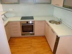 Кухня со скошенным углом фото