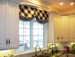 Английские шторы на кухню фото