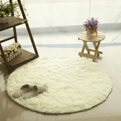 Round Carpet In The Bedroom Photo