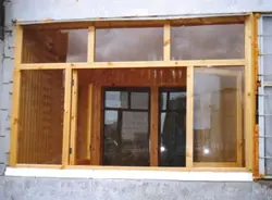 Деревянные окна на лоджии фото