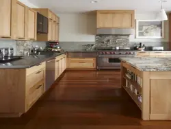 Moisture-resistant laminate in the kitchen photo