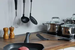 Кухонные принадлежности на кухне фото