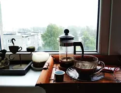 Чашка кофе на кухне фото