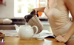 Чашка кофе на кухне фото