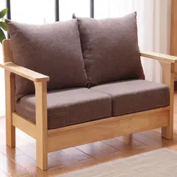 Ас үйге арналған ағаш диван фотосуреті