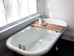 Столік у ванным пакоі фота