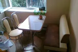 Кресло в маленькой кухне фото