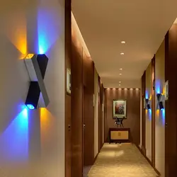 Koridordakı LED şeridi fotoşəkili