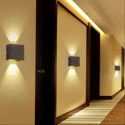 Koridordagi LED Tasmasi Fotosurati