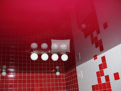Red ceiling in the bathroom photo