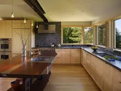 House With Separate Kitchen Photo