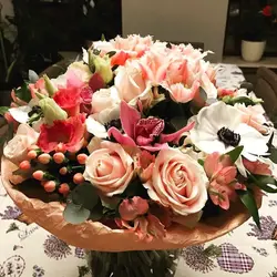 Букет цветов на кухне фото