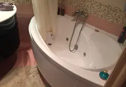 Бұрыштық ваннаға арналған кран фотосуреті