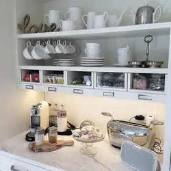 Кофейный уголок на кухне фото