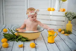 Photo with oranges in the bathroom