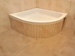 Подыум у ваннай для душа фота