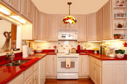 Кухни белые с красной столешницей фото