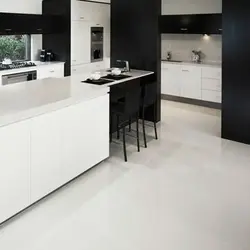 Белая глянцевая плитка на кухне фото