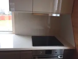 Пешдоман барои ошхона ҳамчун акси countertop