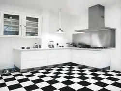 Фота чорна белай пліткі на кухні