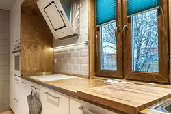 Плитка у окна на кухне фото