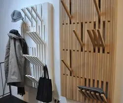 Do-it-yourself hallway made of slats photo