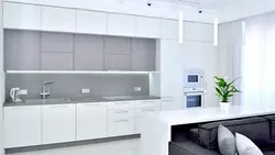Фото белая кухня с серой техникой
