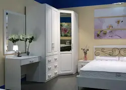 Шкаф с туалетным столиком для спальни фото