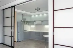 Раздвижные двери на кухню в хрущевке фото