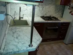 Скіф італьянскі мармур стальніца фота на кухні