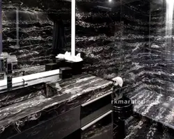 Ваннаға арналған фотосурет үшін қара мәрмәр плиткалар