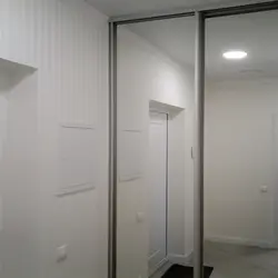 Шкаф в прихожую белый с зеркалом фото