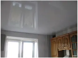 Отзывы на натяжной потолок на кухне фото