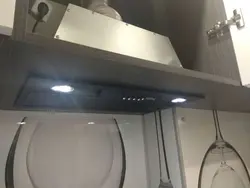 Встроенная вытяжка для кухни с отводом в вентиляцию фото