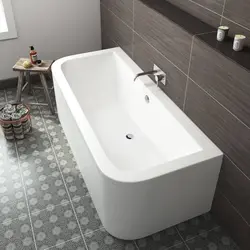 Wall-mounted bathtub in the interior