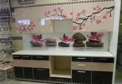Sakura bilan oshxonaning ichki qismi