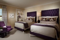 Пурпурный в интерьере спальни