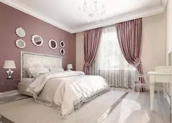 Пудровые шторы в интерьере спальни
