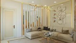 Зеркальные полосы в интерьере гостиной